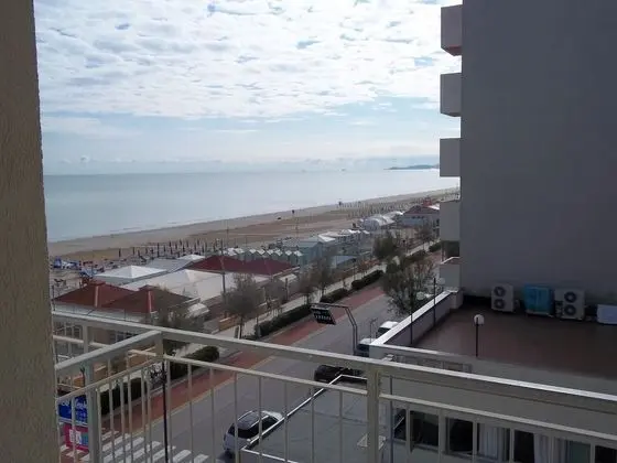 Üç Kişilik Oda, Balkon