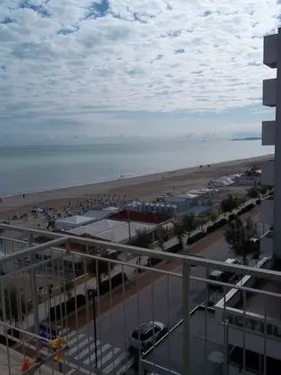 Üç Kişilik Oda, Balkon