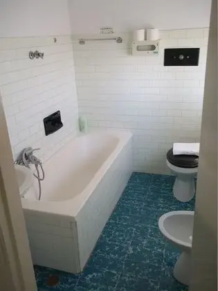 Üç Kişilik Oda, Balkon