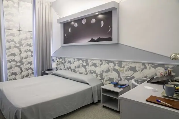 Tek Büyük Yataklı Oda, 1 Büyük (Queen) Boy Yatak