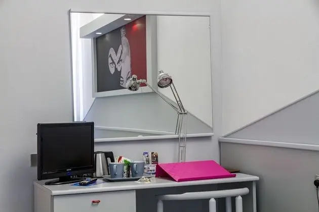 Tek Büyük Yataklı Oda, 1 Büyük (Queen) Boy Yatak