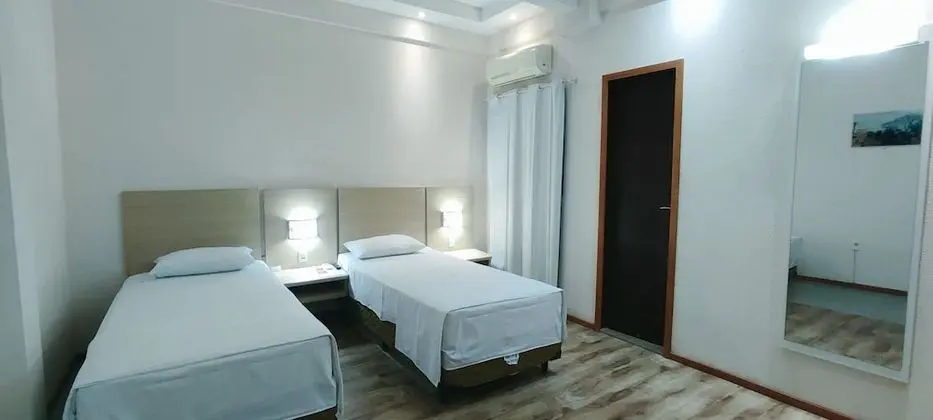 Traditional İki Ayrı Yataklı Oda
