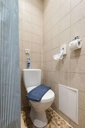 Standard Üç Kişilik Oda, Avlu Manzaralı