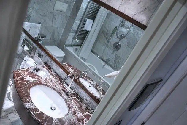 Business Tek Büyük Yataklı Oda