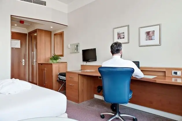 Classic Tek Büyük Yataklı Oda