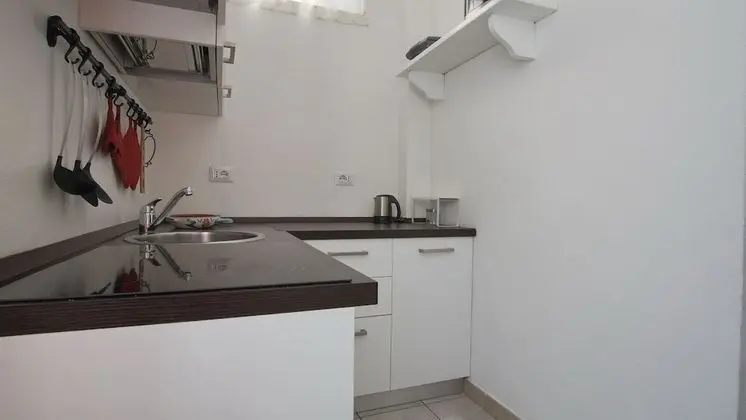 Apart Daire, 1 Yatak Odası, Mutfak, Avlu Manzaralı