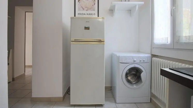 Apart Daire, 1 Yatak Odası, Mutfak, Avlu Manzaralı