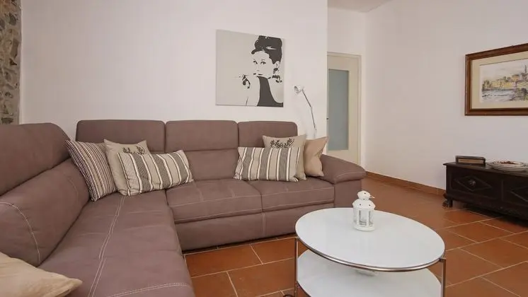 Apart Daire, 1 Yatak Odası, Mutfak, Avlu Manzaralı