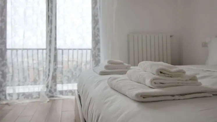 Apart Daire, 2 Yatak Odası, Küçük Mutfak, Göl Manzaralı