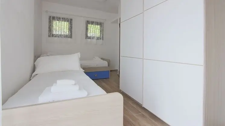 Apart Daire, 2 Yatak Odası, Küçük Mutfak, Göl Manzaralı