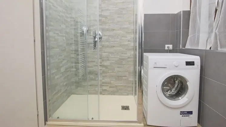 Apart Daire, 2 Yatak Odası, Küçük Mutfak, Göl Manzaralı