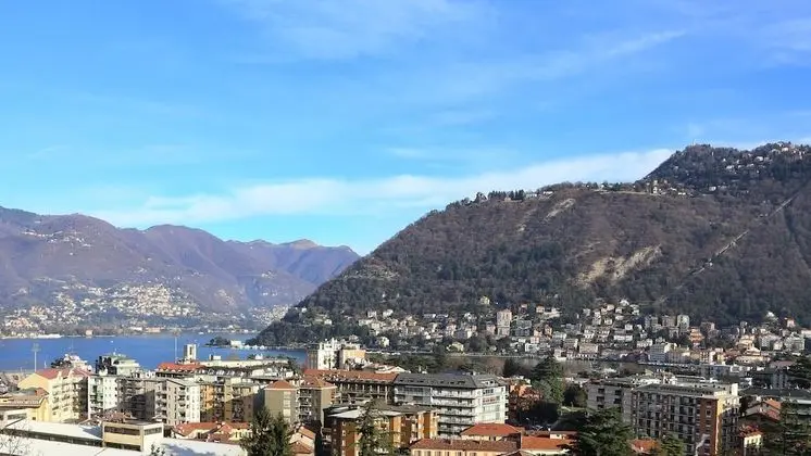 Apart Daire, 2 Yatak Odası, Küçük Mutfak, Göl Manzaralı