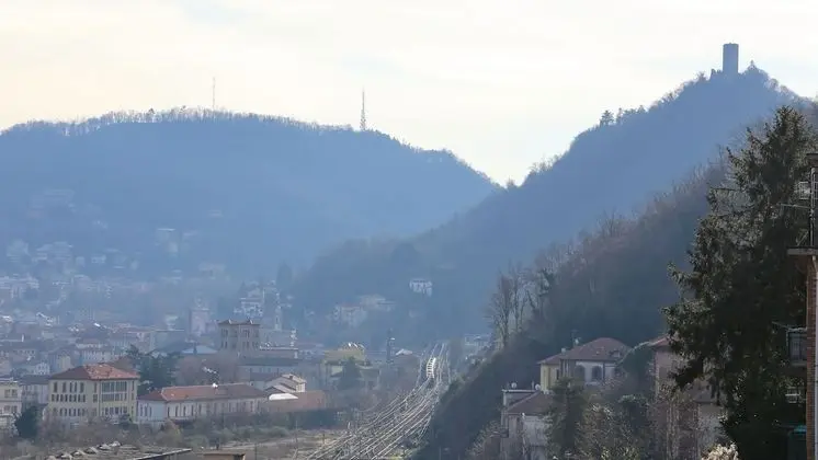 Apart Daire, 2 Yatak Odası, Küçük Mutfak, Göl Manzaralı