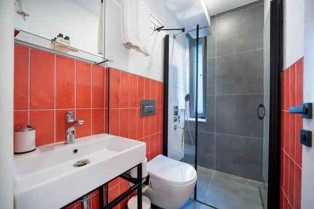 Economy Double Room, Sokak Manzaralı, Bahçe Katı