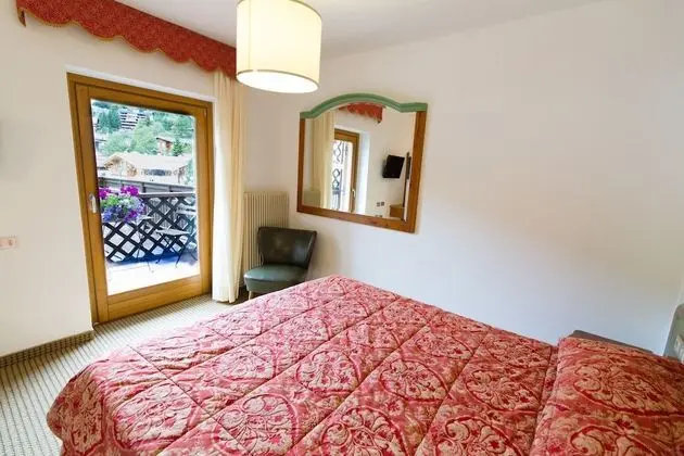 Tek Büyük veya İki Ayrı Yataklı Oda, Balkon