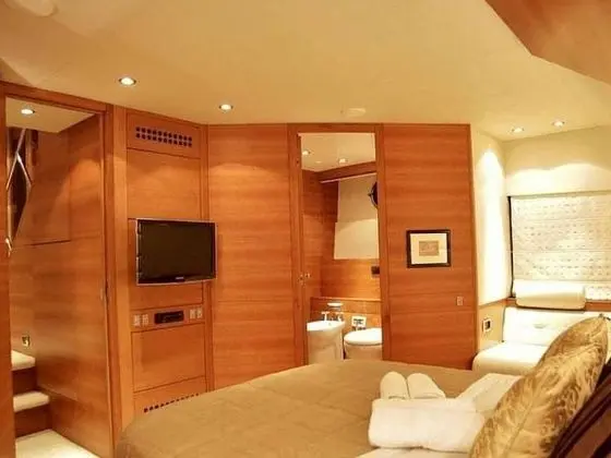Yacht 64