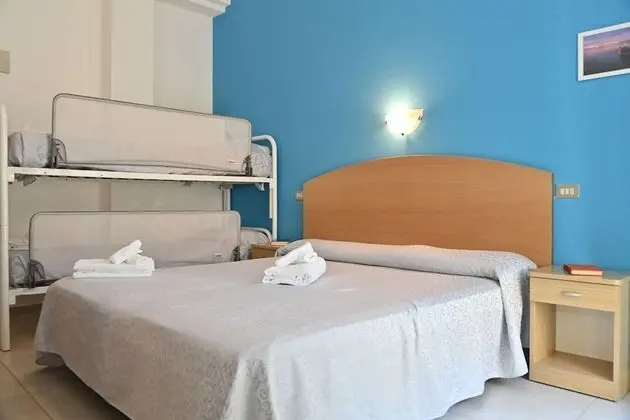 Standard Dört Kişilik Oda