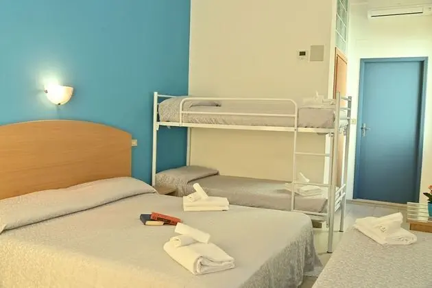 Standard Dört Kişilik Oda