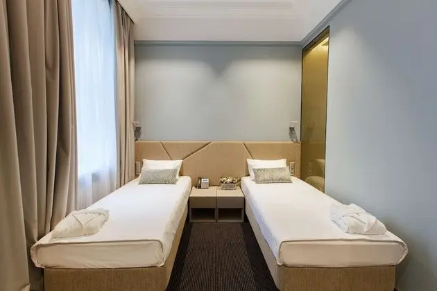 Comfort Tek Büyük veya İki Ayrı Yataklı Oda