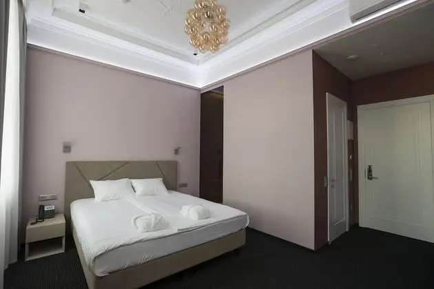 Comfort Tek Büyük Yataklı Oda