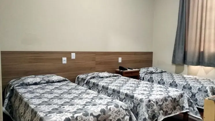 Üç Kişilik Oda