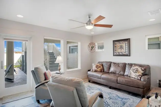 Ev, Birden Çok Yatak, Veranda, Okyanus Manzaralı (It'll Do)