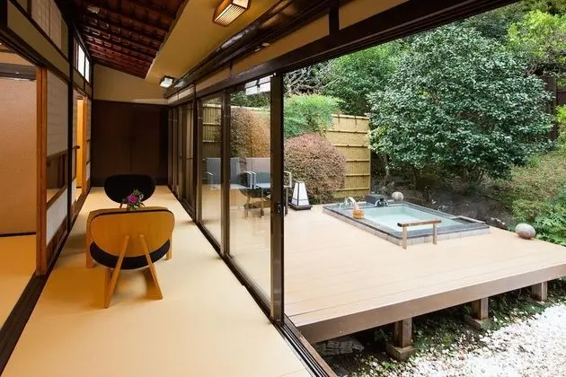 Traditional Oda, Avlu Manzaralı (Japanese Style, with Open Air Bath)