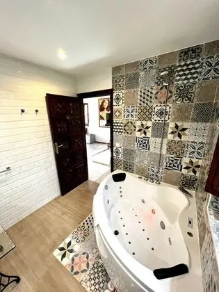 Romantic Tek Büyük Yataklı Oda