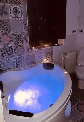 Romantic Tek Büyük Yataklı Oda