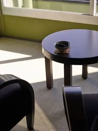 İki Ayrı Yataklı Oda, Köşe
