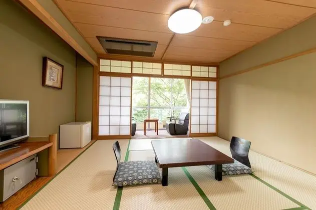 Economy Oda, Sigara İçilebilir (Japanese-style)