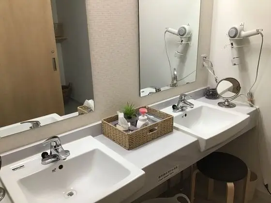 Ortak Ranzalı Oda, Sadece kadınlar için, Sigara İçilmez, Ortak Banyo