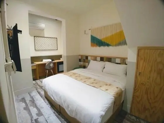 City Tek Büyük Yataklı Oda