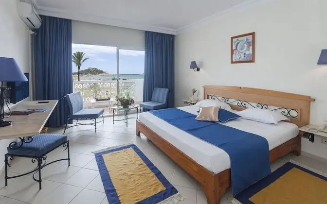 Standard Tek Büyük Yataklı Oda, Balkon, Bahçe Manzaralı