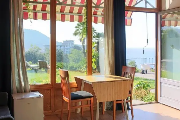 Tek Büyük Yataklı Oda, Bahçeli