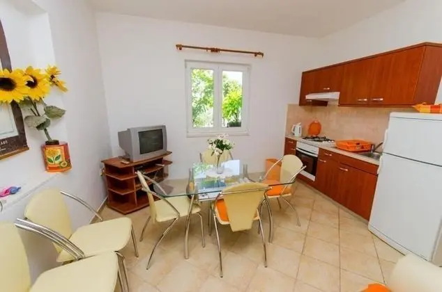 Apart Daire (Iva - 150m from the beach - A3(3))