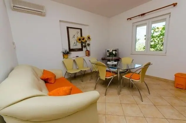 Apart Daire (Iva - 150m from the beach - A3(3))
