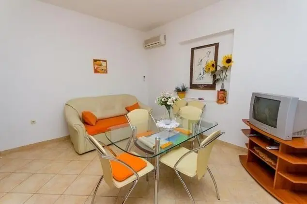 Apart Daire (Iva - 150m from the beach - A3(3))