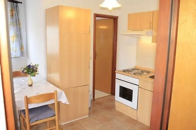 Apart Daire (Ivan - 300 m from sea - A3(2))