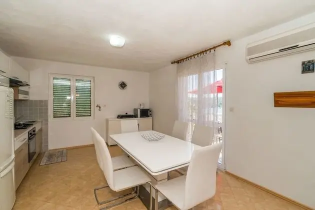 Apart Daire (Ivan - 60 m from sea - A1(4))