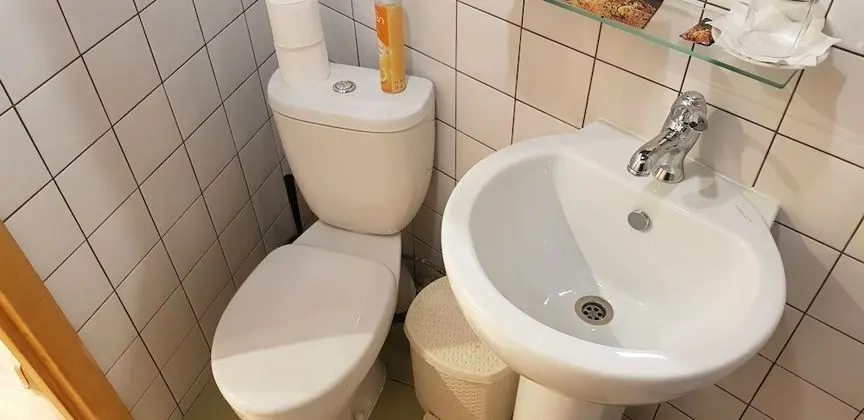 Basic Tek Büyük Yataklı Oda (No Window)