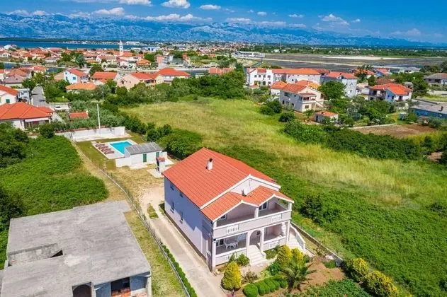 Apart Daire (Ivan - modern & close to center - A2()