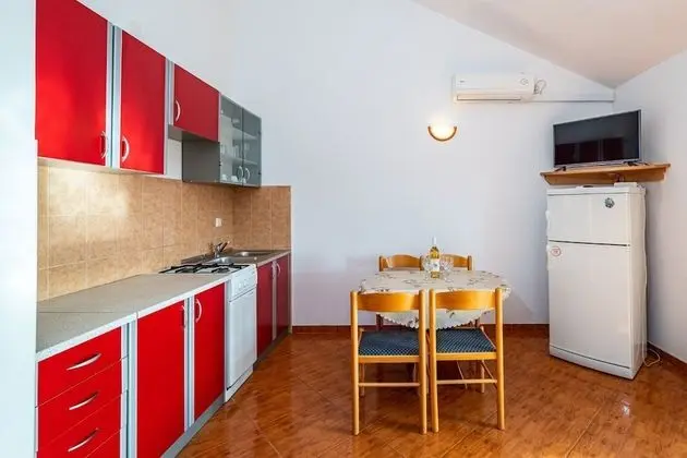 Apart Daire (Ivan - modern & close to center - A2()