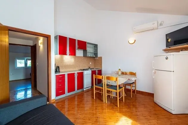 Apart Daire (Ivan - modern & close to center - A2()