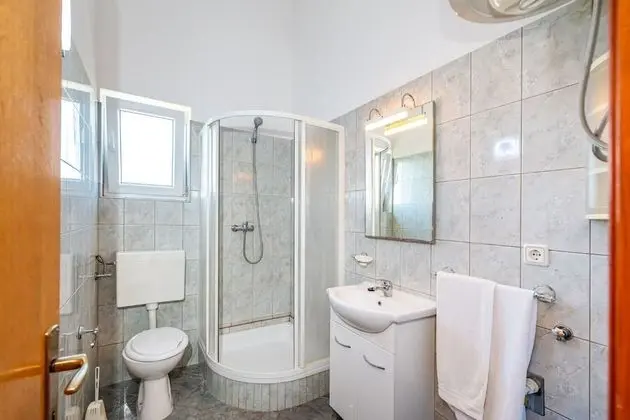 Apart Daire (Ivan - modern & close to center - A2()