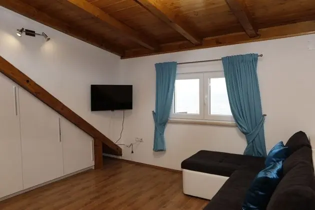 Ev (Ivan - open pool - H(6+4))