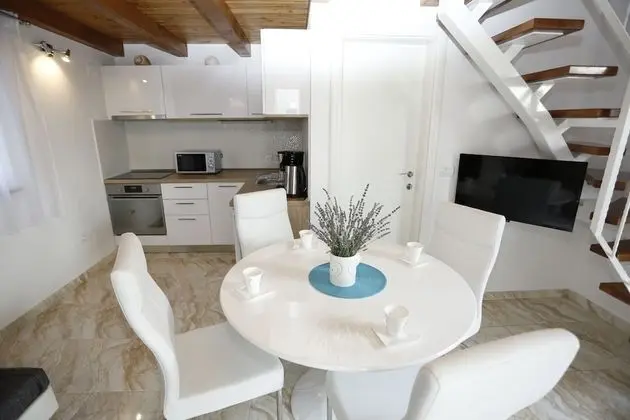 Ev (Ivan - open pool - H(6+4))