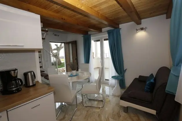 Ev (Ivan - open pool - H(6+4))