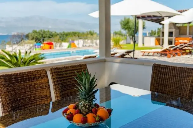 Ev (Ivan - open pool - H(6+4))