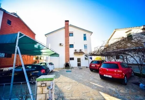 Apart Daire (Ivan Z2 - 250 m from beach - A1(8))